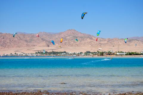 Лагуна Дахаба. Место обитания виндсерферов и кайтсерферов